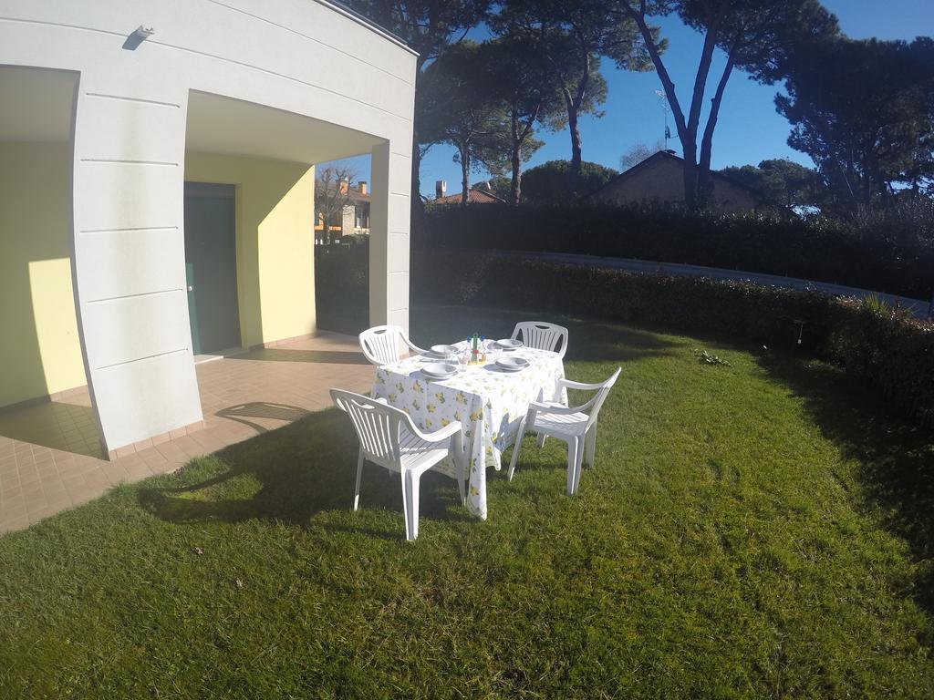 Residence Le Piramidi Каорле Экстерьер фото