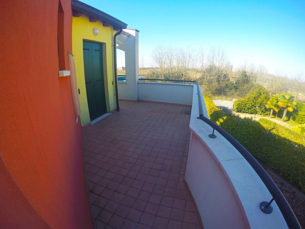 Residence Le Piramidi Каорле Экстерьер фото